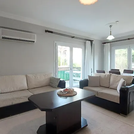 Daire With Pool Garden-all Wac In *